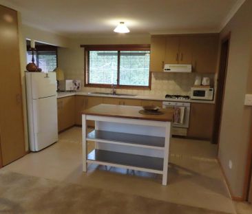 2 Bedroom unit situated in the West End. - Photo 4