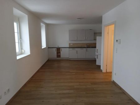 Gemütliche 2-Zimmer-Wohnung mit möblierter Küche in Maria Schmolln - Photo 3