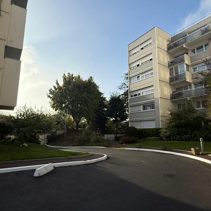 2 PIECES CHATOU, - Photo 1