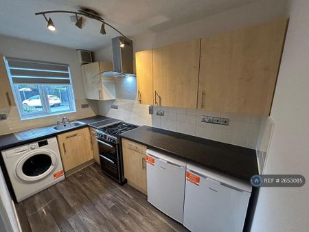 2 bedroom end of terrace house to rent - Photo 5