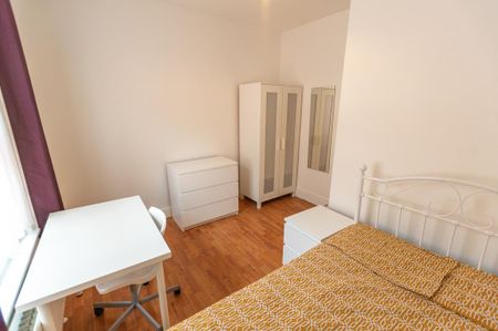 6 bedroom house to rent - Photo 3