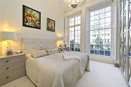 Well presented 1st floor flat with generous double bedroom and terrace overlooking the gardens at Rutland Gate. - Photo 2