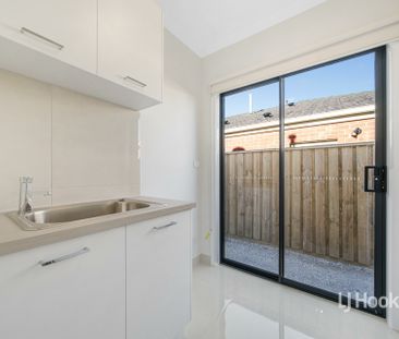 9 Fabius Way, Manor Lakes VIC, Belconnen - Photo 6