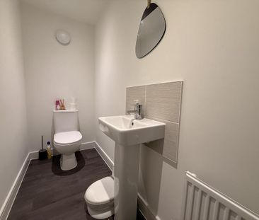 3 bedroom detached house to rent - Photo 4