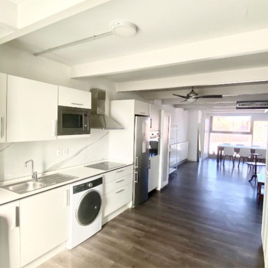 Piso de alquiler en Calle de Huelva, 8, Ensanche - Photo 1