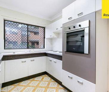 Spacious Two Bedroom Townhouse - Photo 3