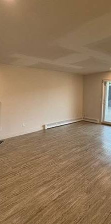 3 bedroom townhouse - heat and hot water included - Photo 1