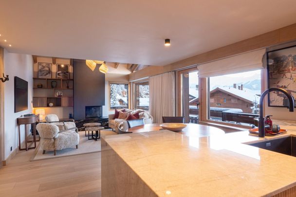 SEASONAL RENTAL: 4-bedroom, 3-bathroom duplex apartment located in the center of Verbier, with a large panoramic balcony offering breathtaking views of the mountains. - Foto 1