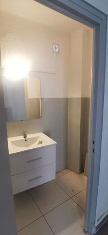 Location Appartement 2 pièces 50m² PERPIGNAN 66000 - Photo 4