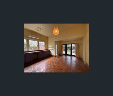 PERIOD CHARM IN AN EXCELLENT LOCATION - Photo 1