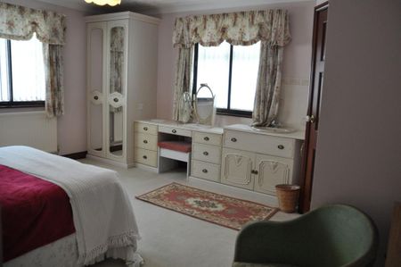 3 bedroom detached bungalow to rent - Photo 5