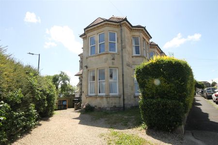 1 bed apartment to rent in Balmoral Road, Bristol, BS7 - Photo 2