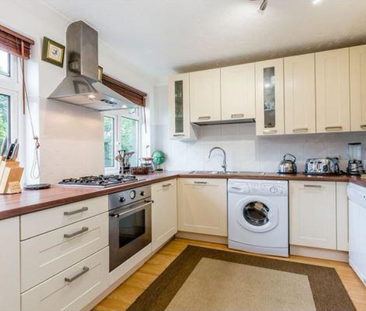 1 bedroom in a house share to rent - Photo 3