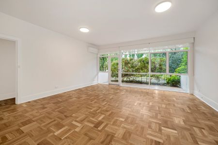 Stylish two bedroom apartment! - Photo 4