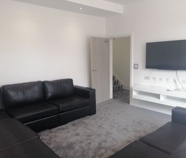 Holyhead Road, Bangor, Gwynedd, LL57 - Photo 4