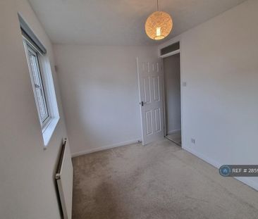 2 bedroom end of terrace house to rent - Photo 1