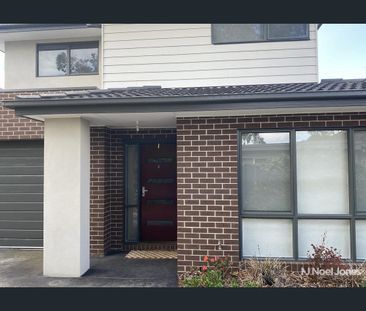 Stylish, Spacious & Perfectly Positioned in the Heart of Ringwood - Photo 1