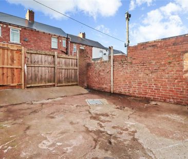 2 bedroom terraced house to rent - Photo 5