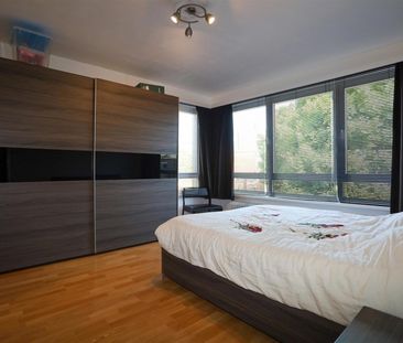 Lichtrijk 2 slpk appartement met garage - Foto 3