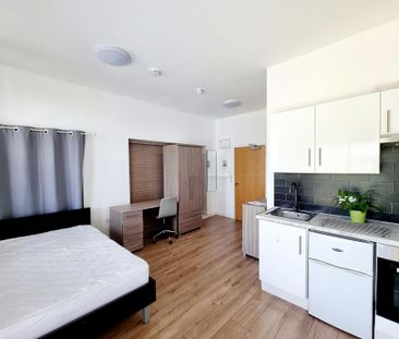 Studio to rent - Photo 2