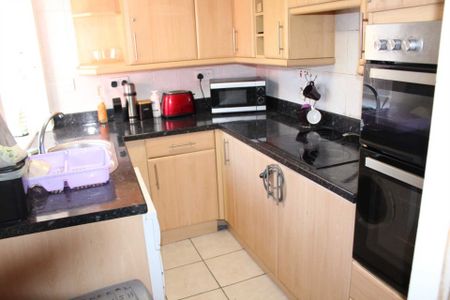 Bury Road, Bury - Photo 2