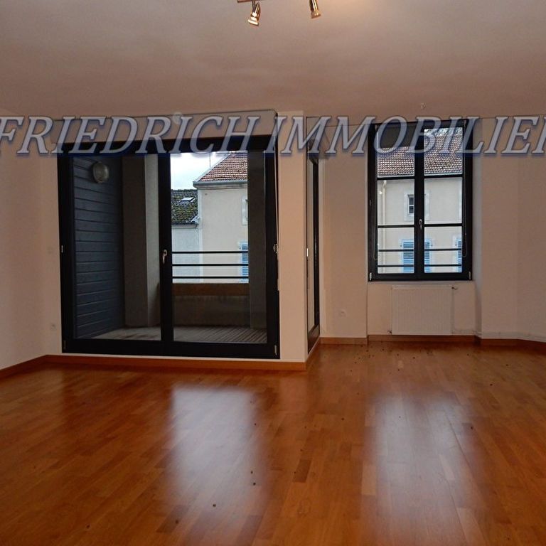 Location Appartement 4 pièces 94m² GONDRECOURT LE CHATEAU 55130 - Photo 1