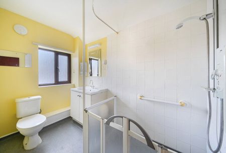 Old Post Office Alley, Tewkesbury, Gloucestershire, GL20 - Photo 4