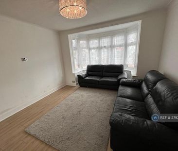 3 bedroom semi-detached house to rent - Photo 2
