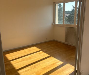 Appartement SAINTE FOY LES LYON 3 Pièces 64.3 m² - Photo 3