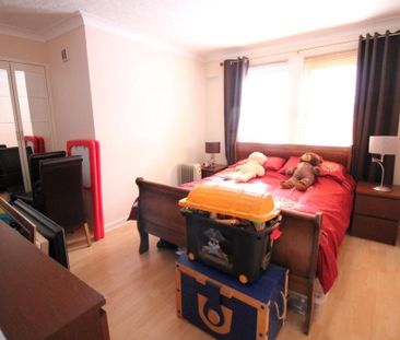 Gloucester Avenue, Slough - Photo 4