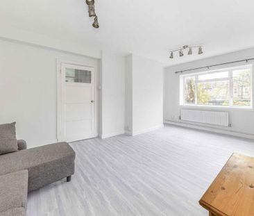 3 bedroom flat to rent - Photo 1