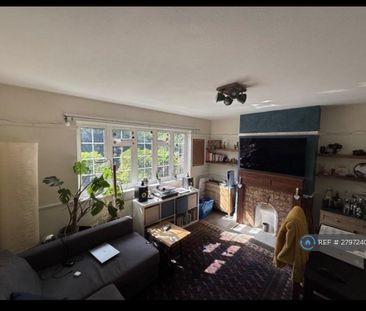 1 bedroom in a flat share to rent - Photo 5