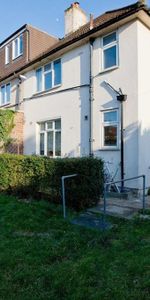 3 bedroom end of terrace house to rent - Photo 4