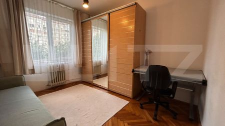 Apartament cu 3 camere, 65 mp, pe Bulevardul Decebal - Photo 3