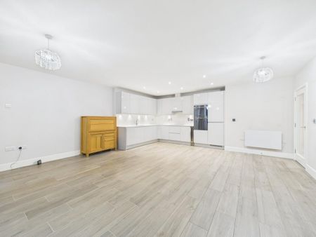 2 bedroom penthouse to rent - Photo 2