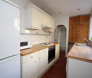 3 bedroom end of terrace house to rent - Photo 6