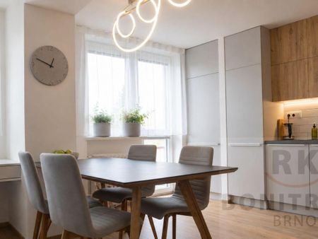 Pronájem bytu 3+1 92 m2 - Fotografie 4