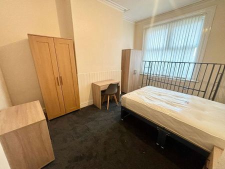 8 bedroom house share to rent - Photo 2