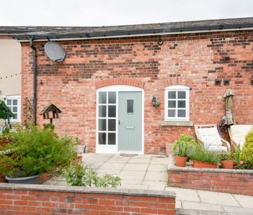 2 bedroom mews to rent - Photo 6