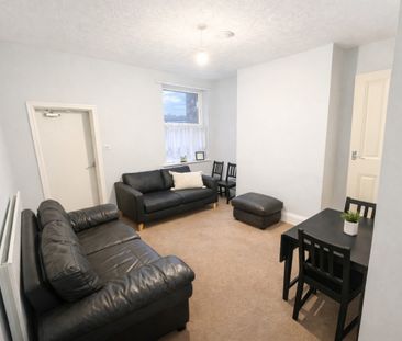 4 bed Semi-Detached House for Rent - Photo 1