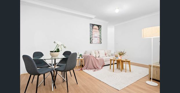 STYLISH UNIT, ULTRA CONVENIENT LIFESTYLE - Photo 1