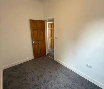 Ground Floor Flat with Garden - Photo 2