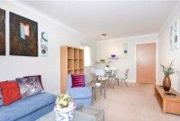 2 bed Apartment - To Let - Photo 4