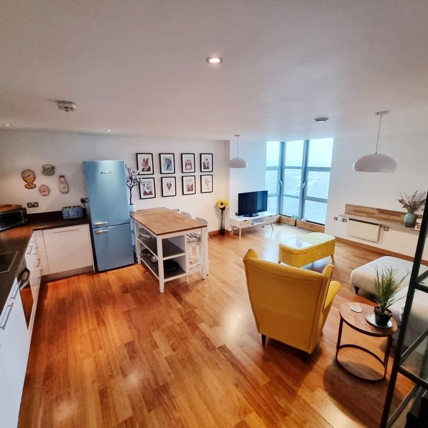 2 Bed Flat, The St. George Building, LS1 - Photo 1