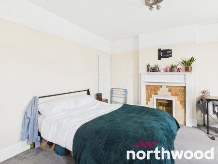 3 bedroom maisonette to rent - Photo 2