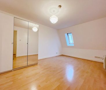 2 bedroom Flat To Let - Photo 3