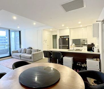 Contemporary living in the Meadowbank Central - WALK TO EVERYTHING! - Photo 2