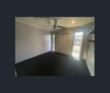 House Sized Rear Duplex - Photo 4