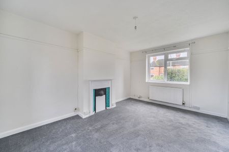 3 bedroom end of terrace house to rent - Photo 2