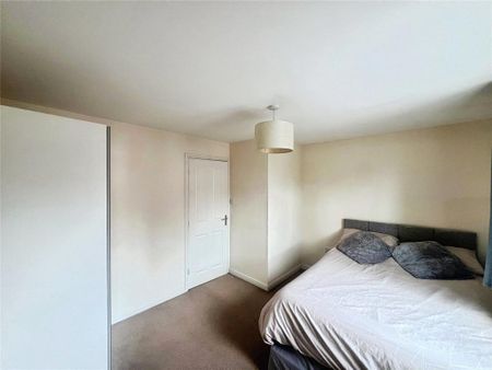 2 bedroom end of terrace house to rent - Photo 2